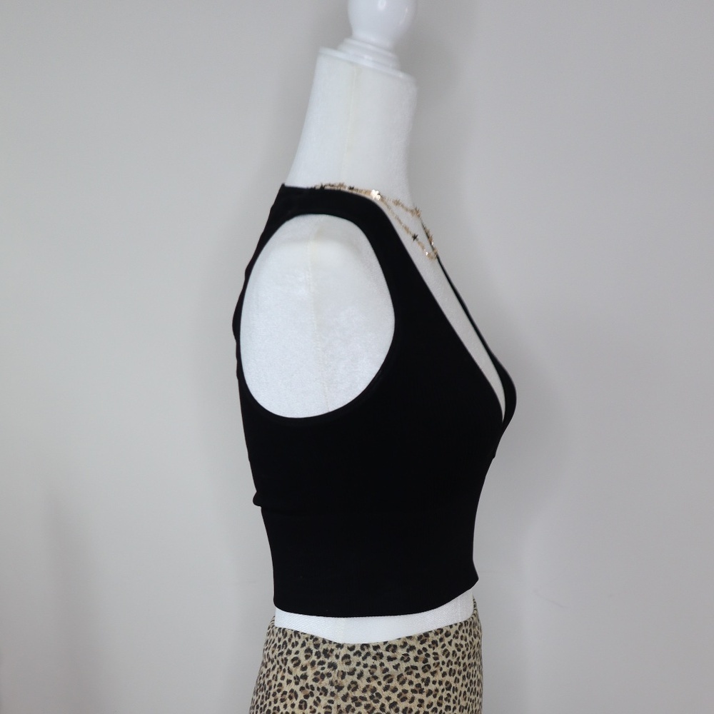 Urban Outfitters Cropped V Tank Black Size Large - Picture 2 of 5